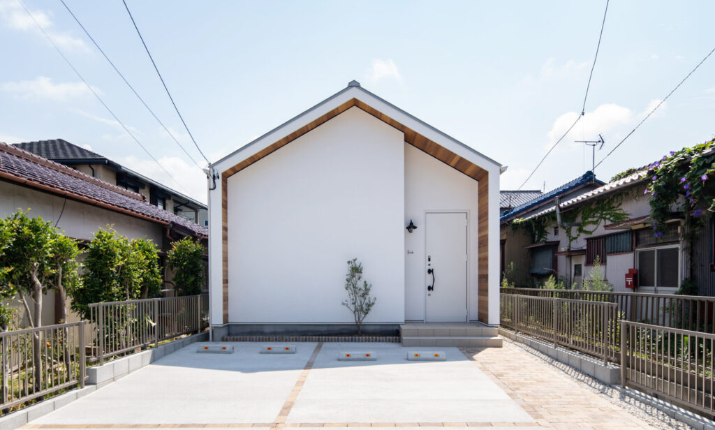 小屋裏収納がある五角形の平屋