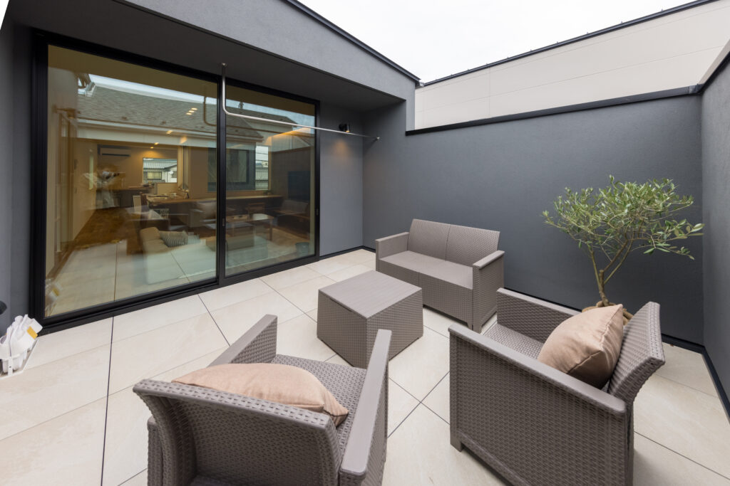 広々したプライベートな屋上デッキ