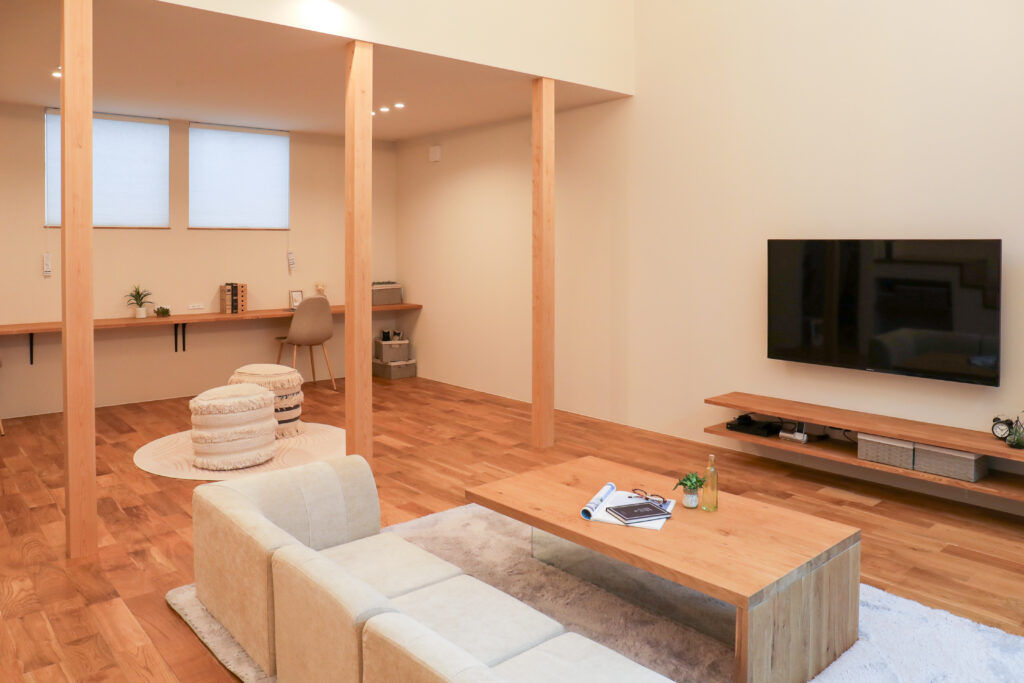 将来的に間仕切ることもできる平屋のコンパクトなリビング