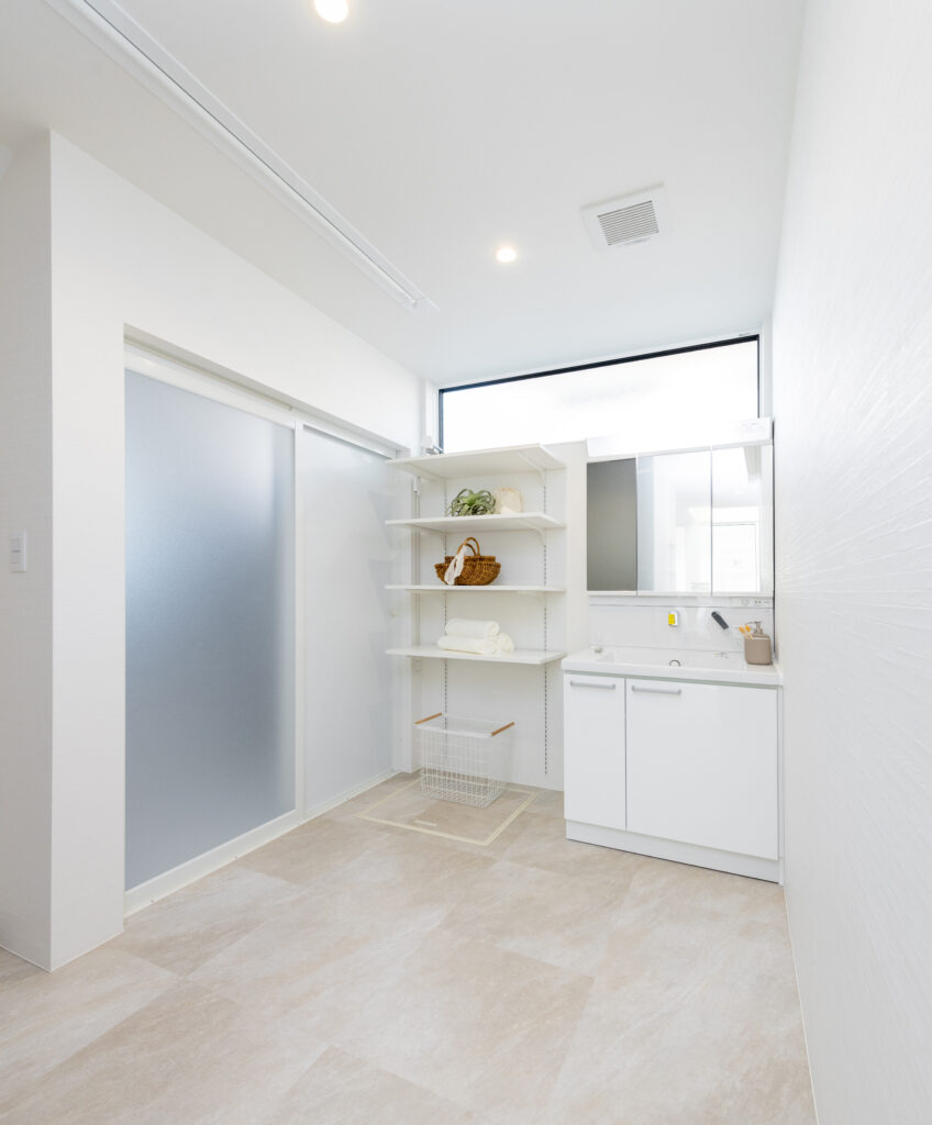 広々とした脱衣所スペース